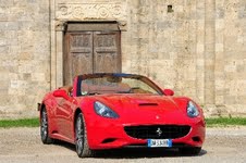 Ferrari 458 Spider dołącza do floty Red Travel