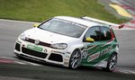 Zaskakujący kobiecy debiut w Volkswagen Castrol Cup