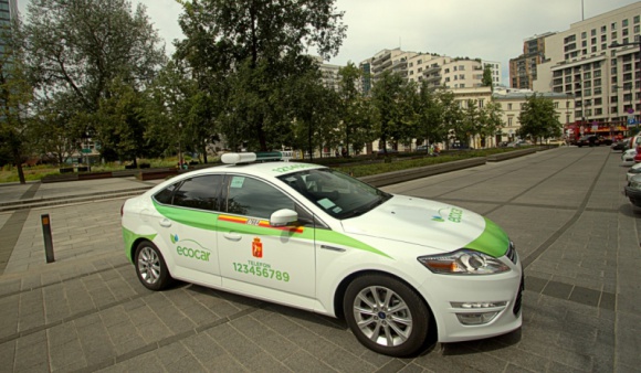 Podróżowanie taksówkami z dziećmi może być bezpieczne i przyjemne BIZNES, Motoryzacja - Wielu rodziców obawia się przewożenia swoich dzieci taksówkami. Pojawia się wówczas wiele pytań dotyczących bezpieczeństwa i komfortu jazdy ich pociech. Szukają innych rozwiązań, traktując usługi korporacji taksówkowych jako ostateczność.