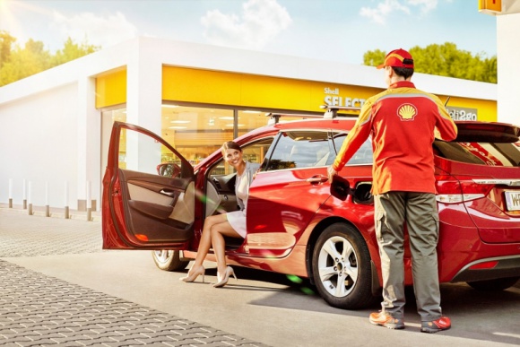Pierwsze podróże początkującego kierowcy BIZNES, Motoryzacja - Każdy wytrawny kierowca był kiedyś początkującym, drogowym żółtodziobem. Zanim stał się doświadczonym królem szos musiał odbyć swoją pierwszą długą podróż.