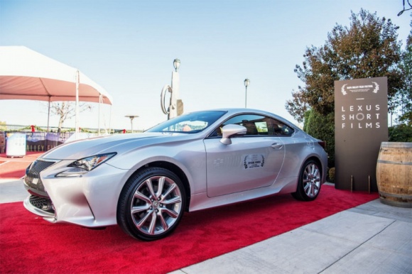Lexus głównym partnerem londyńskiego Raindance Film Festival BIZNES, Motoryzacja - Najważniejszy, niezależny festiwal filmowy Raindance Film Festival, odbywający się w samym sercu West End’u ma w tym roku już swoją 24-tą edycję. Rozpocznie się 21-go września i potrwa do 2-go października.