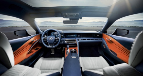 Lexus LC wyróżniony przez Ward’s Auto BIZNES, Motoryzacja - Nowy Lexus LC, flagowe coupé japońskiego producenta samochodów luksusowych, został zaliczony przez amerykański magazyn Ward’s AutoWorld do dziesiątki aut o najlepszych wnętrzach. To kolejna prestiżowa nagroda dla tego modelu, który właśnie trafia na rynek.