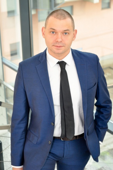 Continental z Drive Solution Managerem BIZNES, Motoryzacja - Krzysztof Otrząsek objął funkcję menedżera ds. rozwiązań cyfrowych w Continental Opony Polska.