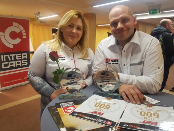MF Pajka Rally Team z tytułem wicemistrzów BIZNES, Motoryzacja - Załoga rajdowa z Sokółki zdobyła tytuł wicemistrzów Inter Cars Szuter Cup - Szutrowy Puchar w klasie FWD.