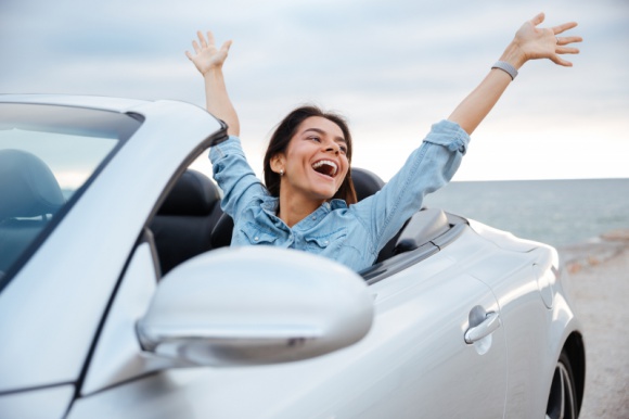 Kobiety prowadzą #bezObaw – podsumowanie akcji Uniroyal BIZNES, Motoryzacja - Kampania edukacyjna #bezObaw dobiegła końca. Akcja zorganizowana przez Uniroyal, markę opon należącą do koncernu Continental , była skierowana do wszystkich osób, które nie czują się pewnie za kierownicą, ale skoncentrowano się w niej przede wszystkim na kobietach.