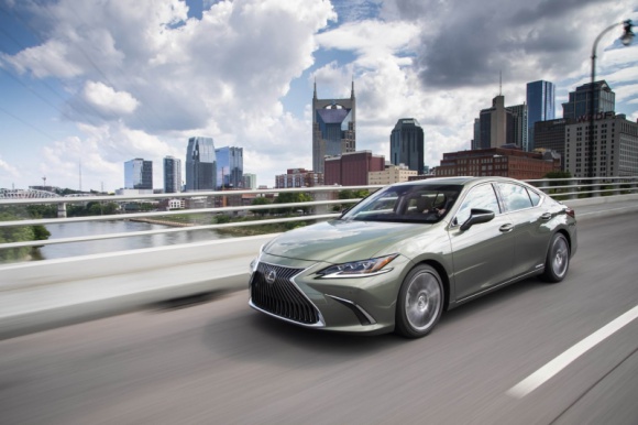 Lexus na pierwszym miejscu w badaniu satysfakcji klientów BIZNES, Motoryzacja - Lexus zdobył pierwsze miejsce w badaniu American Customer Satisfaction Index 2018 w kategorii producentów samochodów luksusowych. To już czwarty raz z rzędu, kiedy japońska marka uzyskuje taki wynik.