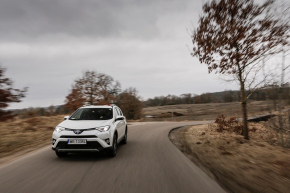 Toyota najczęściej wyszukiwaną marką w internecie BIZNES, Motoryzacja - Toyota to jeden z największych i najpopularniejszych producentów samochodów na świecie.