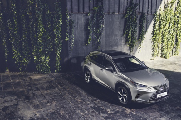Lexus rejestruje znak towarowy. NX w wersji hybrydowej plug-in niemal pewny BIZNES, Motoryzacja - Lexus zarejestrował właśnie w Urzędzie Unii Europejskiej ds. Własności Intelektualnej (EUIPO) znak towarowy NX 450h+.