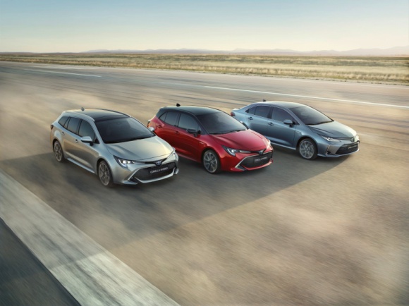 Francuskie dotacje na wymianę aut - Toyota zyskuje najwięcej BIZNES, Motoryzacja - Francuski rząd wprowadził w 2020 roku dotację na zezłomowanie starego auta i zakup mniej emisyjnego samochodu. Premia wynosi 3000 euro na auto spalinowe lub hybrydowe o emisji CO2 poniżej 137 g/km oraz 5000 euro na pojazd elektryczny albo hybrydę plug-in.